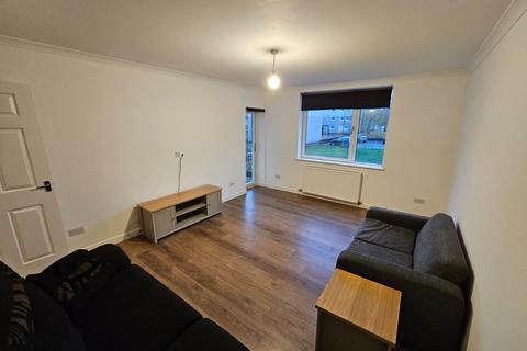 2 bedroom flat to rent, London Road, Tollcross