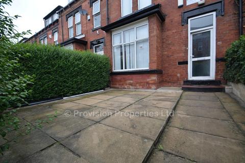 8 bedroom terraced house to rent, Brudenell Avenue, Hyde Park LS6