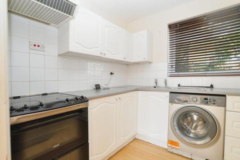 2 bedroom maisonette for sale, Halsey Drive, Hitchin