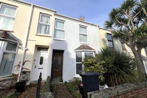 4 bedroom terraced house to rent, Clifton Crescent, Falmouth