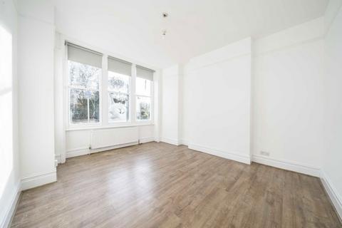 2 bedroom flat to rent, Cormont Road, London SE5