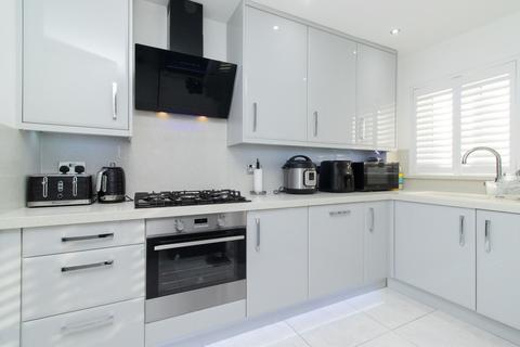 2 bedroom flat for sale, Castle Drive, Margate, CT9