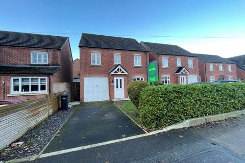 3 bedroom detached house to rent, Masefield Road, Little Lever, BL3