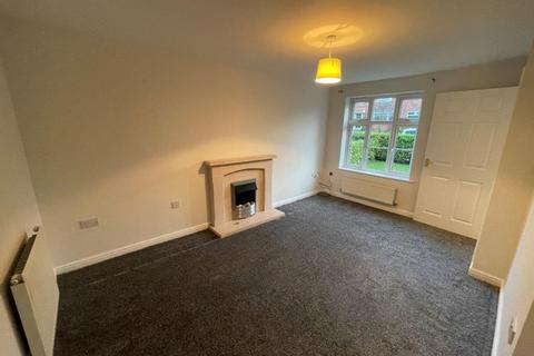 3 bedroom detached house to rent, Masefield Road, Little Lever, BL3