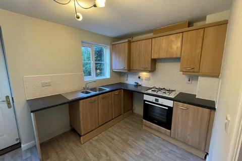 3 bedroom detached house to rent, Masefield Road, Little Lever, BL3