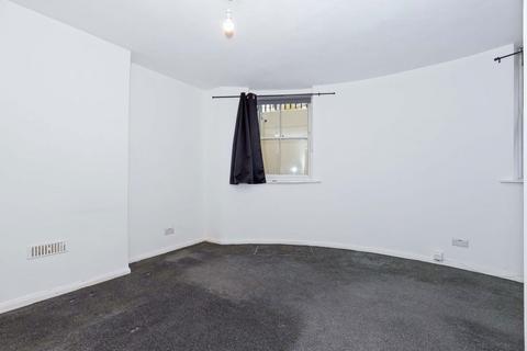 Studio for sale, Powis Square, Brighton BN1