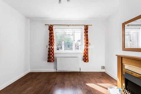 3 bedroom end of terrace house to rent, Manor Park Road West Wickham BR4