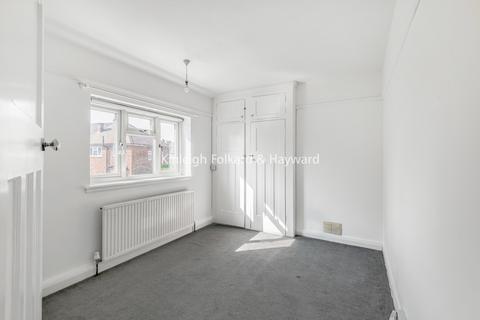 3 bedroom end of terrace house to rent, Manor Park Road West Wickham BR4