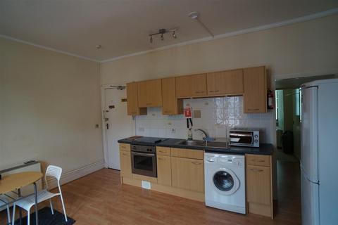 1 bedroom flat to rent, Lorne Park Road, Bournemouth