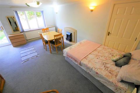 5 bedroom house share to rent, Littledean, Poole, BH14