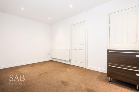 1 bedroom flat to rent, Thorn Close, Northolt, UB5