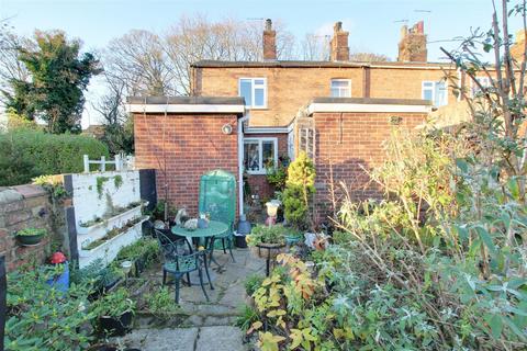 2 bedroom end of terrace house for sale, Ramsgate Road, Louth LN11