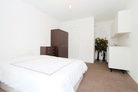 1 bedroom flat to rent, Thorn Close, Northolt, UB5