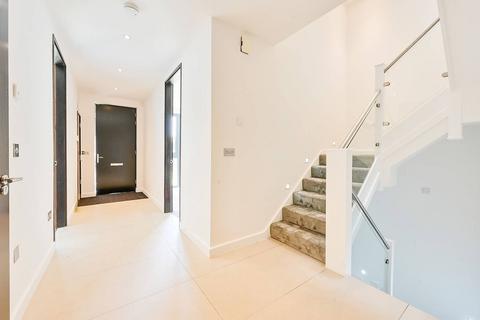 5 bedroom terraced house to rent, Gunnersbury Mews, Gunnersbury, London, W4