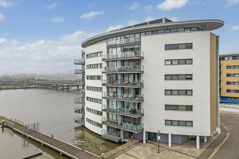 1 bedroom flat for sale, Basin Approach, London, E16 2QW