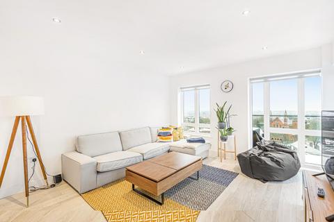 3 bedroom flat for sale, Sylvan Hill, Crystal Palace