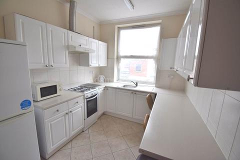 2 bedroom flat to rent, London Road, Reading