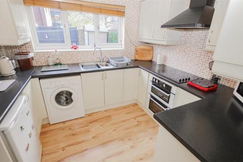 3 bedroom semi-detached house for sale, Wolsley Close, Crayford