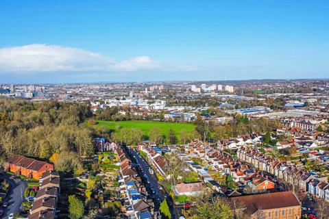 4 bedroom end of terrace house for sale, Queensdown Gardens, Bristol BS4