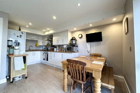 4 bedroom end of terrace house for sale, Queensdown Gardens, Bristol BS4