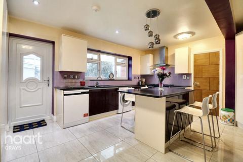 4 bedroom end of terrace house for sale, Rectory Road, Grays