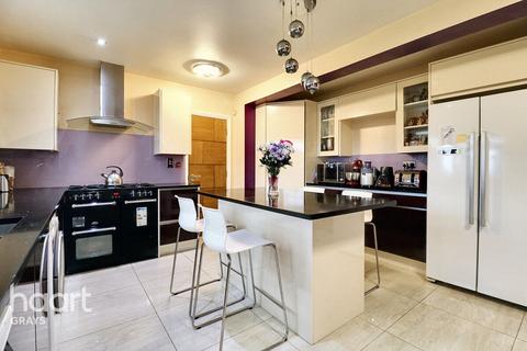 4 bedroom end of terrace house for sale, Rectory Road, Grays