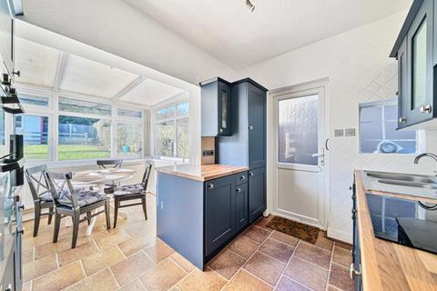 2 bedroom detached bungalow for sale, Hillside Gardens, Harrow, HA3 9UW