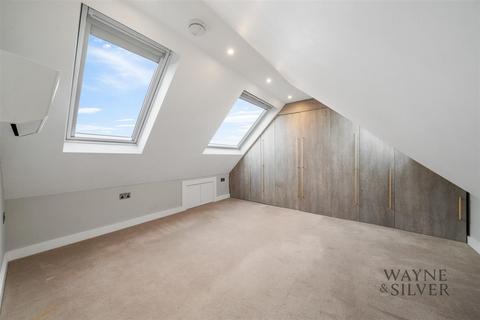 3 bedroom apartment to rent, The Ridgeway, NW11