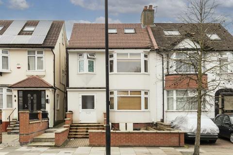 2 bedroom flat for sale, Greenford Avenue, London W7