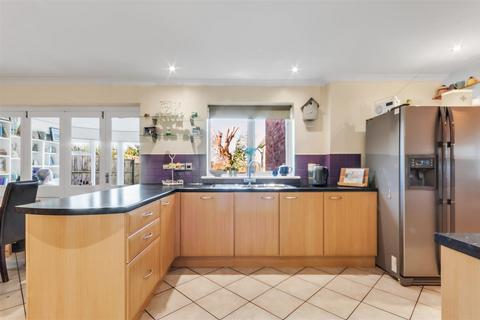 4 bedroom semi-detached house for sale, Lingfield Road, Evesham