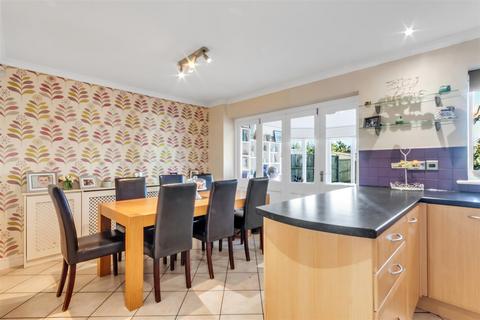 4 bedroom semi-detached house for sale, Lingfield Road, Evesham