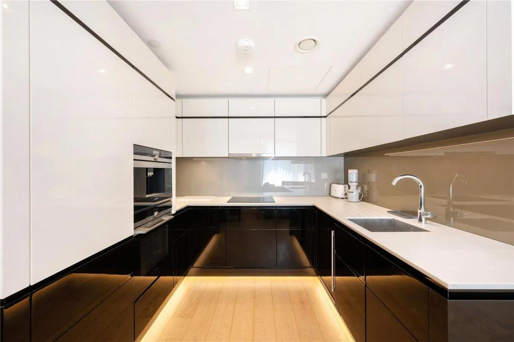 SE1 7 HB - 3rd Floor - 1 Bedroom- 500+sq ft - 1 Ba