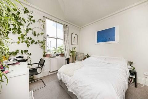 3 bedroom flat to rent, Streatham Common North, London SW16