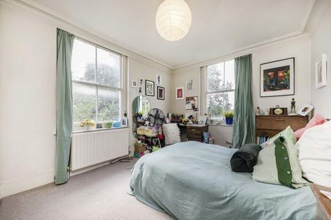 3 bedroom flat to rent, Streatham Common North, London SW16