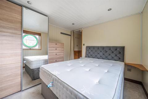 1 bedroom houseboat for sale, The Basin, Riverside Park, Maidstone