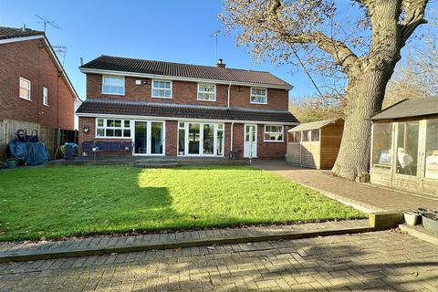 5 bedroom detached house for sale, Coleshill Close, Hunt End, Redditch