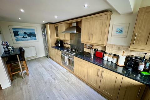 3 bedroom end of terrace house for sale, Plunch Lane, Mumbles SA3