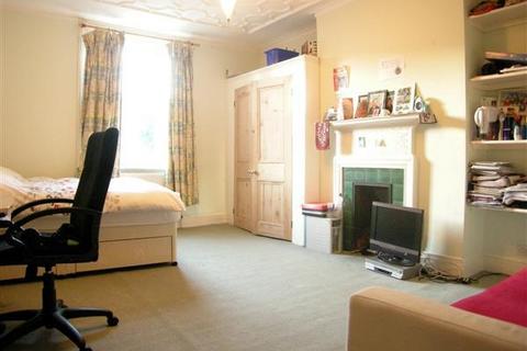 5 bedroom terraced house to rent, Romola Road, Herne Hill SE24