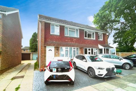 3 bedroom semi-detached house to rent, Chyngton Close, Sidcup