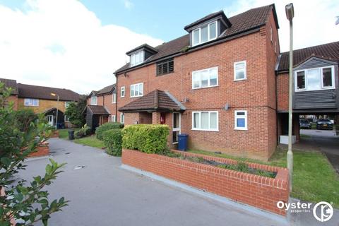 2 bedroom apartment to rent, Springwood Crescent, Edgware, HA8