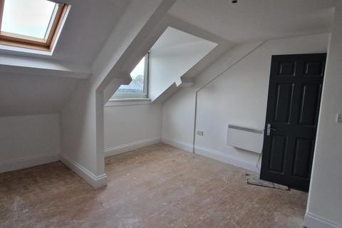 2 bedroom apartment to rent, 12/13 Woodland Terrace Flat 12