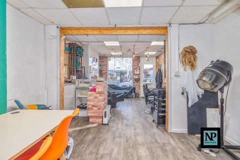 Hairdresser and barber shop to rent, Kettlebrook Road, Tamworth, B77