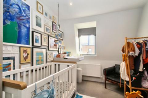 2 bedroom flat for sale, Belmont Road, Uxbridge, UB8