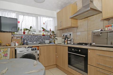 3 bedroom maisonette for sale, Princesses Parade, Waterside, Dartford, DA1