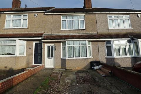 3 bedroom terraced house to rent, Tennyson Road, Romford, RM3