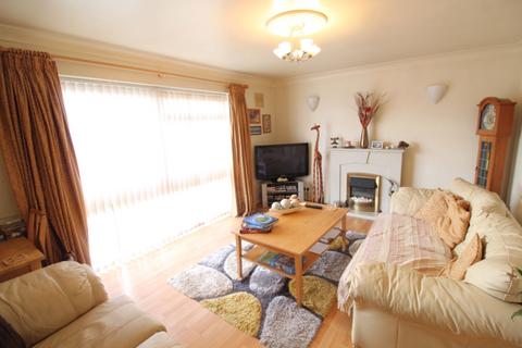 2 bedroom flat for sale, Witton Bank, Narrow Lane, Halesowen B62