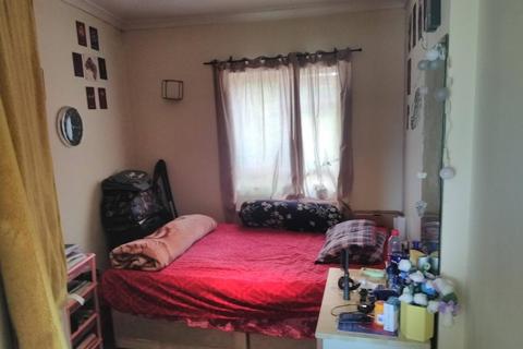 3 bedroom flat for sale, LONDON ROAD, IG11 8EG