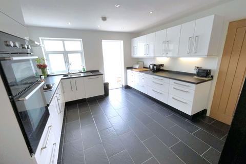 2 bedroom detached house for sale, Hayseech, Cradley Heath B64