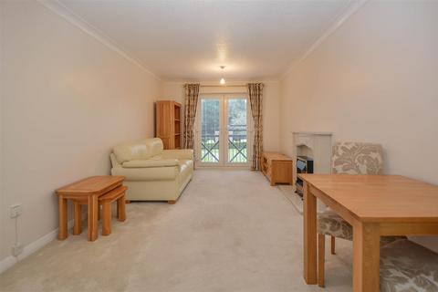 1 bedroom retirement property for sale, Sawyers Hall Lane, Brentwood