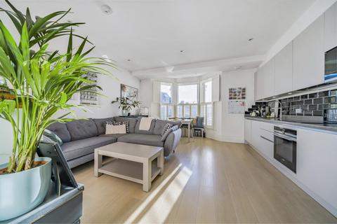 2 bedroom flat for sale, Leopold Road, Wimbledon